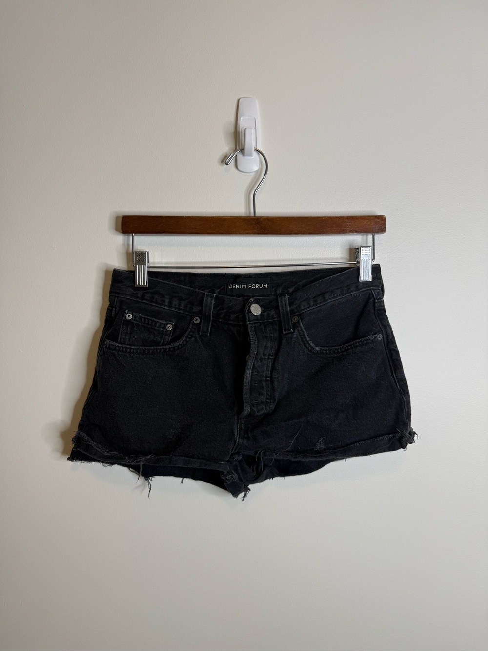 Denim forum the yoko short - size 26 black